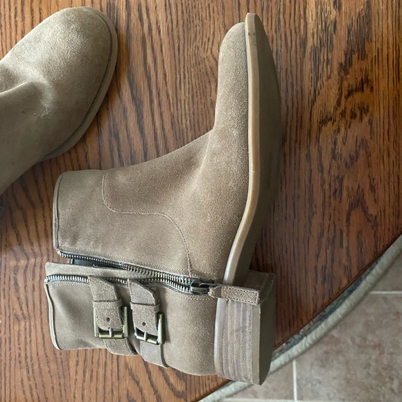Suede Camel Colored 9 west boots - Picture 2 of 5